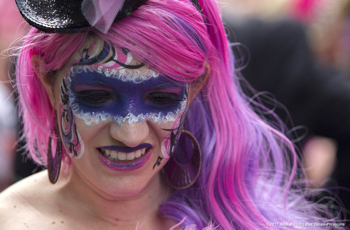Walking krewes hit the French Quarter: See Mardi Gras photos